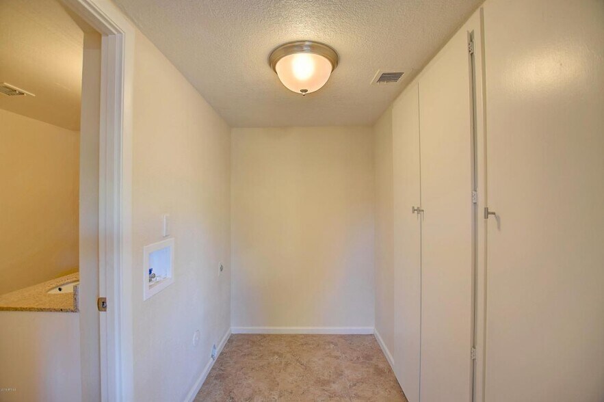 Building Photo - 8344 E Chaparral Rd
