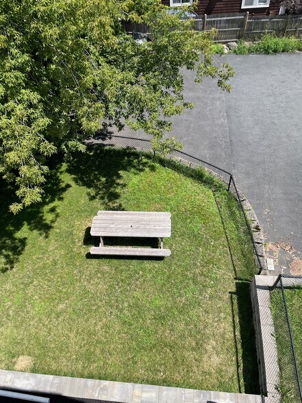 Building Photo - 127 Heath St