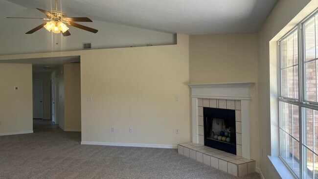 Building Photo - 2154 Castle Grove Dr