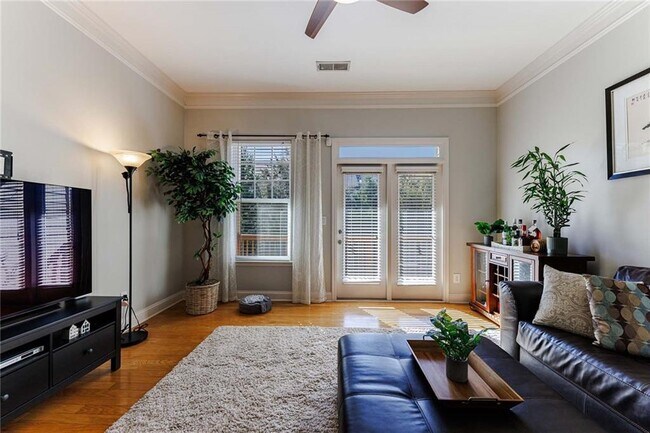 Building Photo - 2022 Cobblestone Cir NE