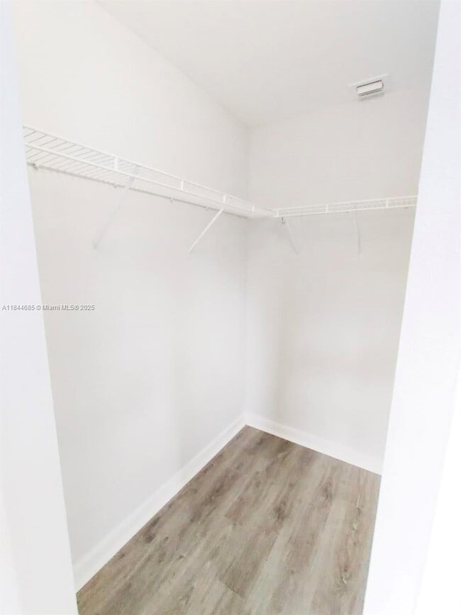 Building Photo - 3802 Shoma Dr