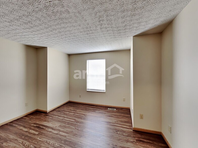 Building Photo - 3446 Natalie Dr