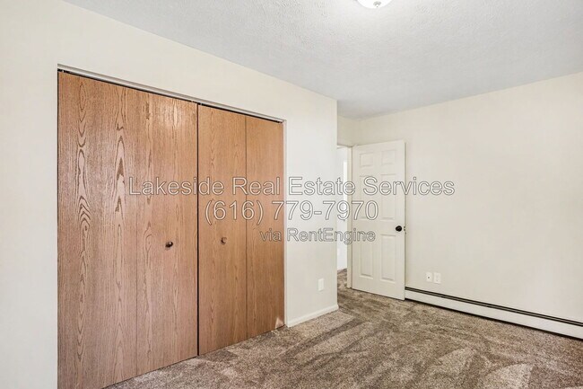 Building Photo - 1011 36th St SW