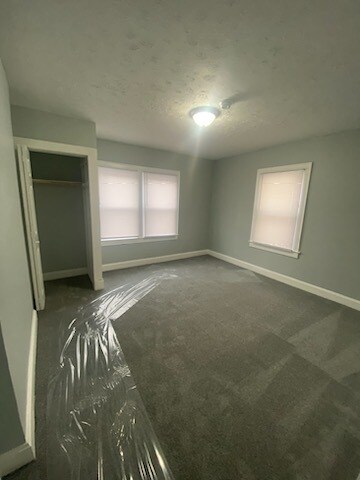 Building Photo - 834 Siebert St