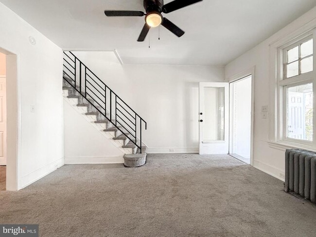 Primary Photo - 156 W Albanus St