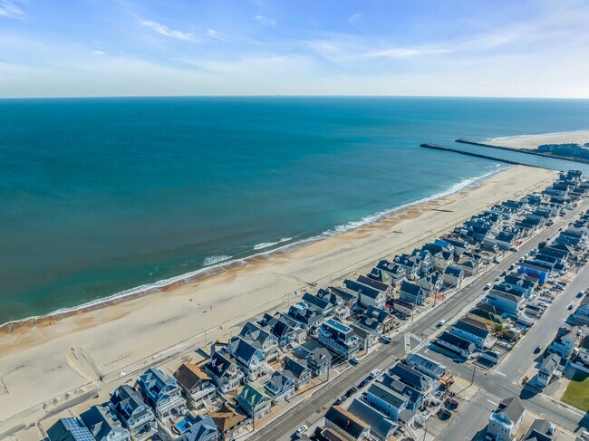 Building Photo - 289 Beach Front