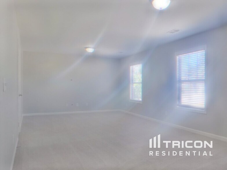 Building Photo - 154 Greenbank Dr