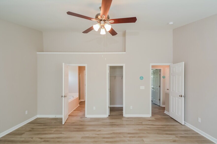 Building Photo - 4005 Iverson St