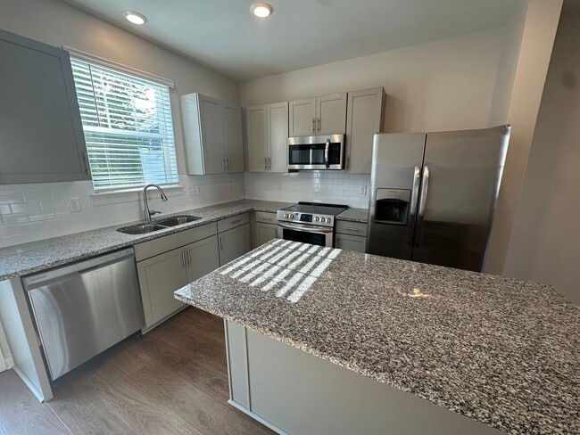 Building Photo - 1730 Frodo Wy