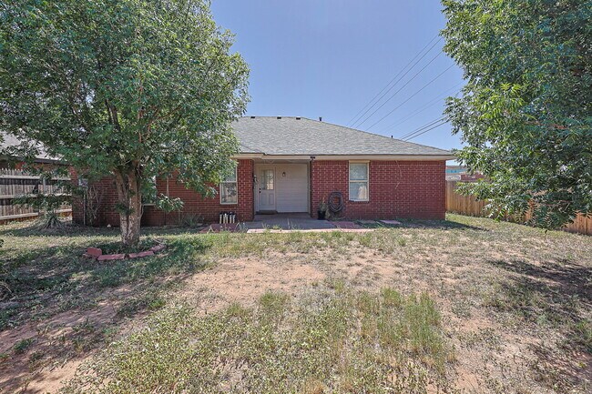Building Photo - Welcome home to this beautifully updated 3-bedroom, 2-bath home nestled on a quiet cul-de-sac in ...