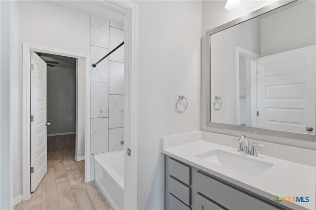 Building Photo - 3809 Donald Dr