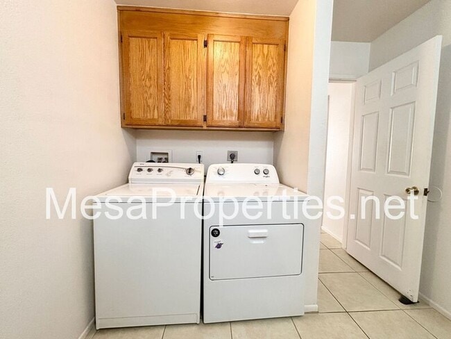 Building Photo - 19182 Elm Dr