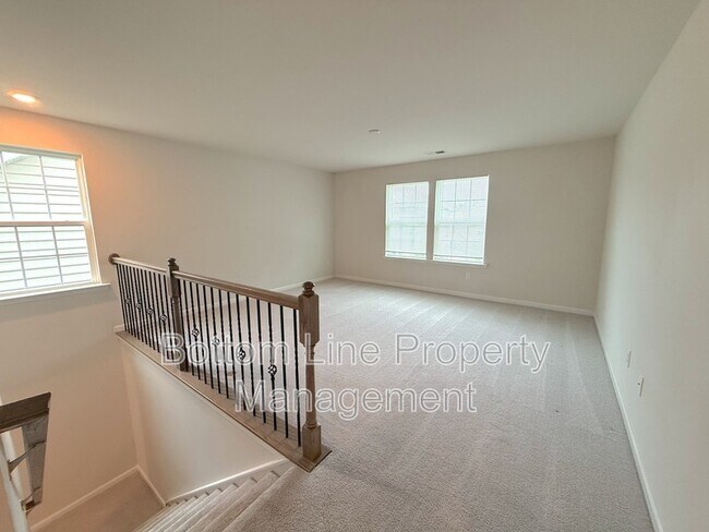 Building Photo - 729 Willshire Falls Dr