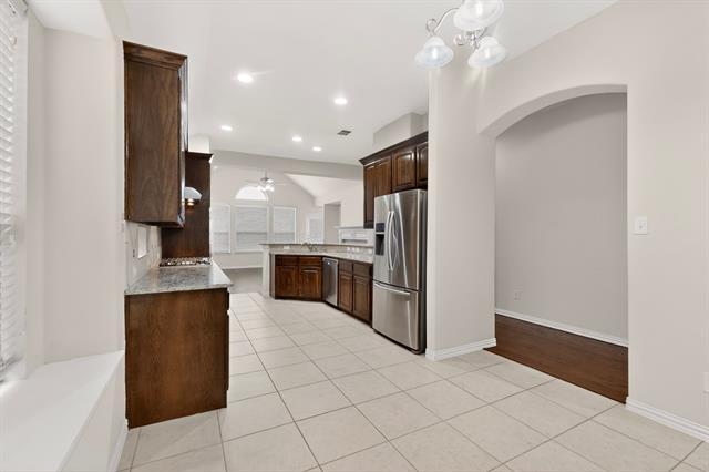 Building Photo - 963 Cougar Dr