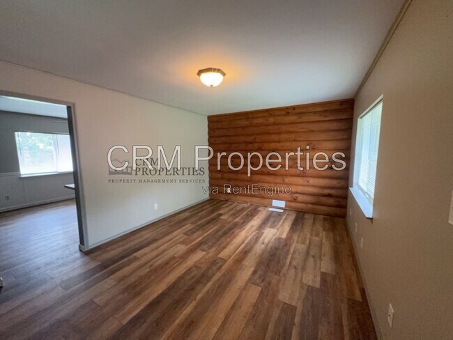 Building Photo - 212 Southlea Dr