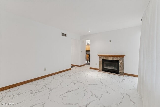 Building Photo - 276 S Bayshore Dr