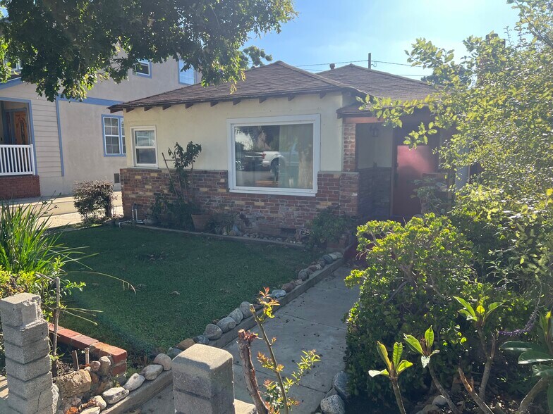 Primary Photo - 3529 Palm Ave