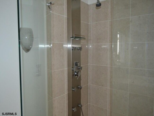 Building Photo - 110 S Richards Ave