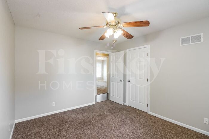 Building Photo - 311 SW Creek Ridge Drive .