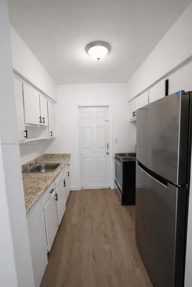 Building Photo - 800 83rd St