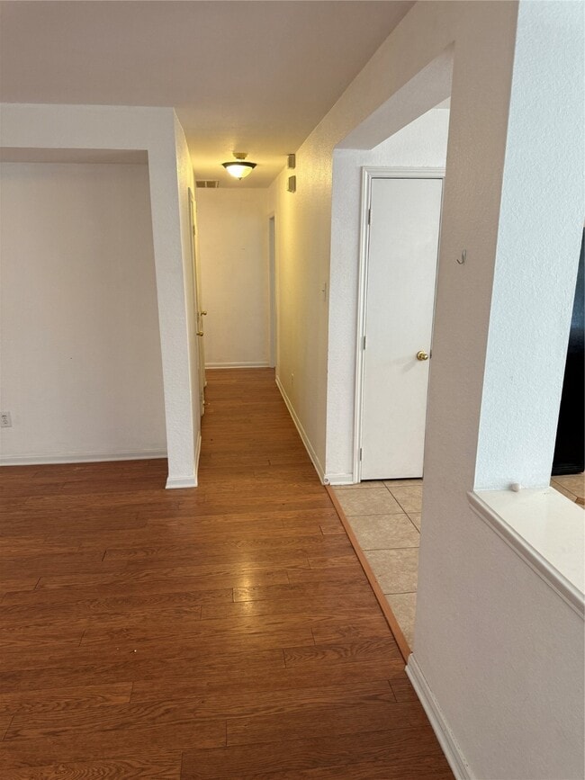 Building Photo - 15930 Randall Ridge Ln
