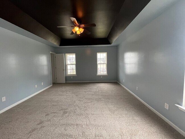 Building Photo - 570 Batty Way