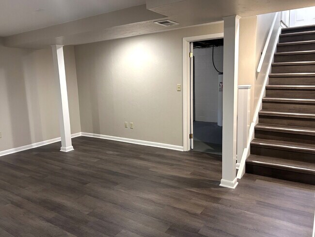 Building Photo - Fully Renovated 3 Bedroom Ranch!