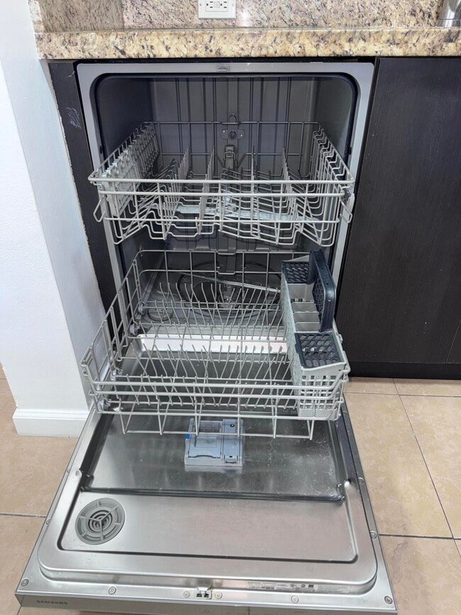 Building Photo - 9968 Nob Hill Ln