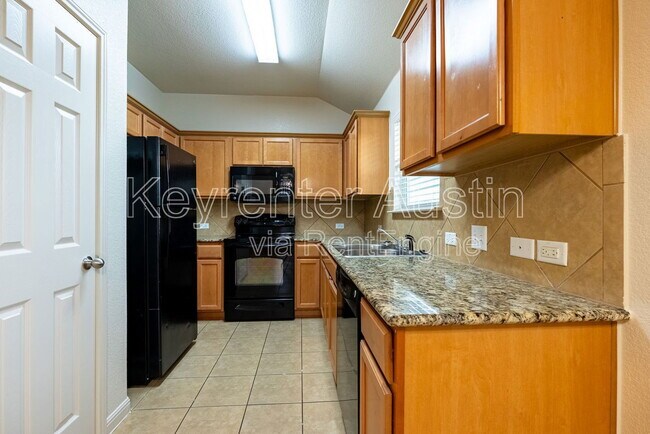 Building Photo - 13321 Pine Needle St