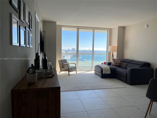 Primary Photo - 50 Biscayne Blvd