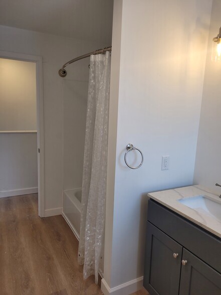 Building Photo - 3082 Norcott Dr