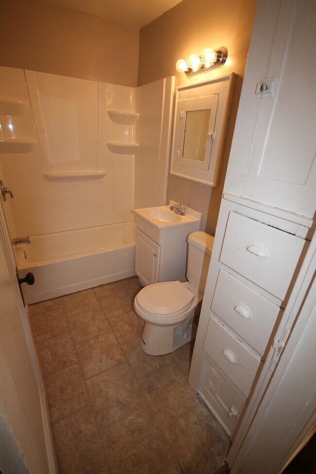 Building Photo - 356 Cliffside Dr