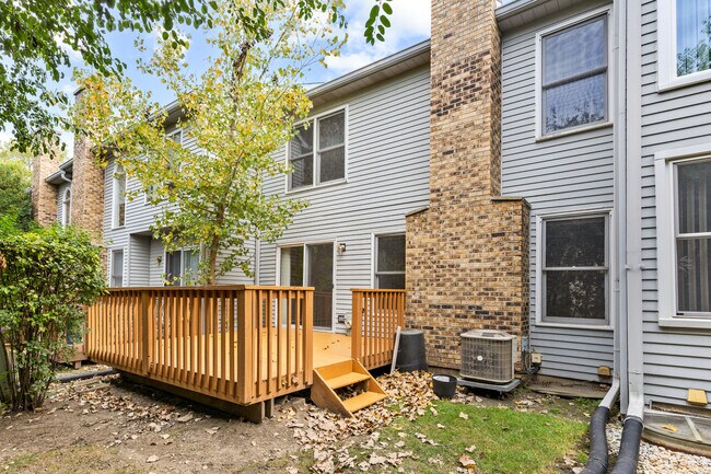 Building Photo - 414 Villa Cir Dr