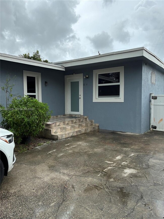 Building Photo - 6124 SW 38th St