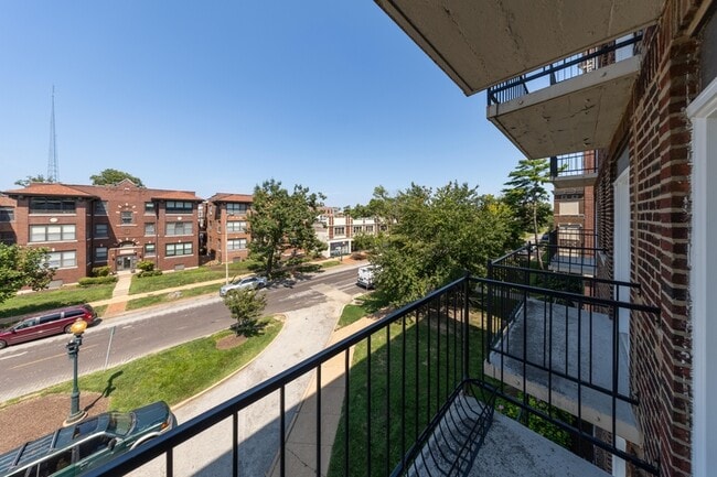 Building Photo - 5630 Pershing Ave