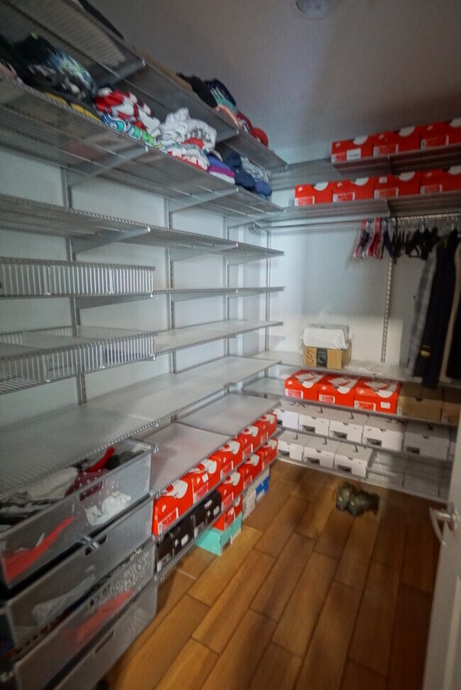 Building Photo - Luxury 1BR Skypoint Condo in Downtown Tampa