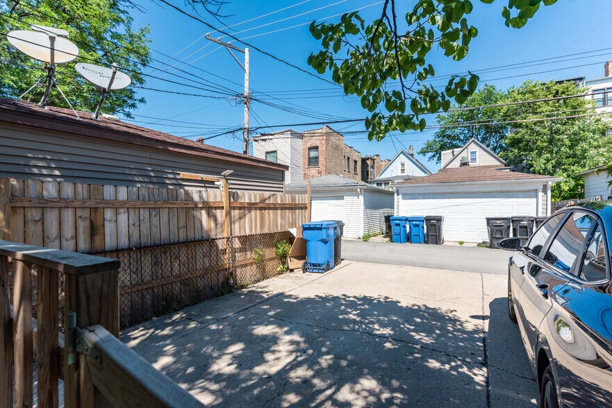 Building Photo - 4153 N Whipple St