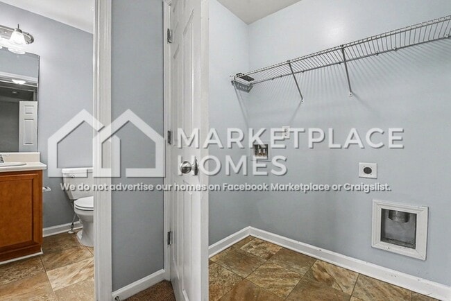Building Photo - 5794 Westchase St