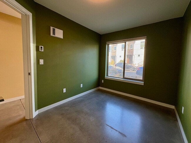 Building Photo - 2407 S Holgate St