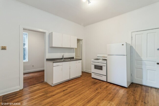 Building Photo - 1722 S Desplaines St