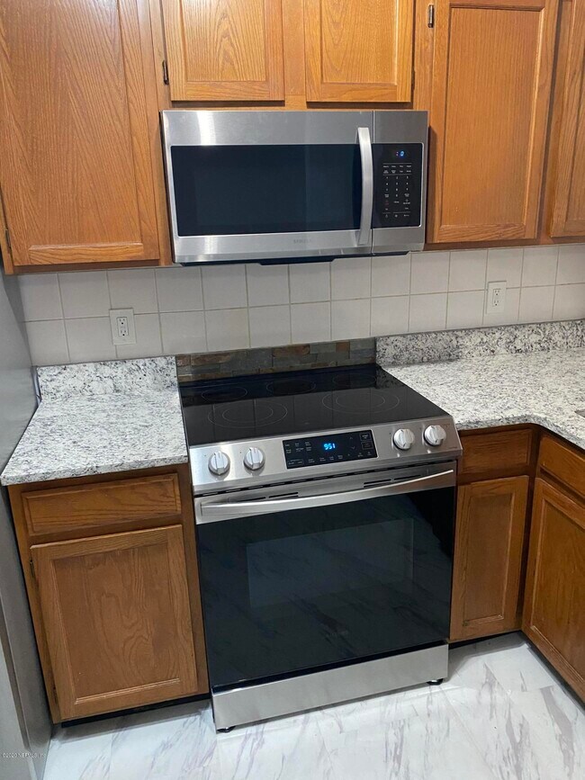 Building Photo - 4022 Laurelwood Dr
