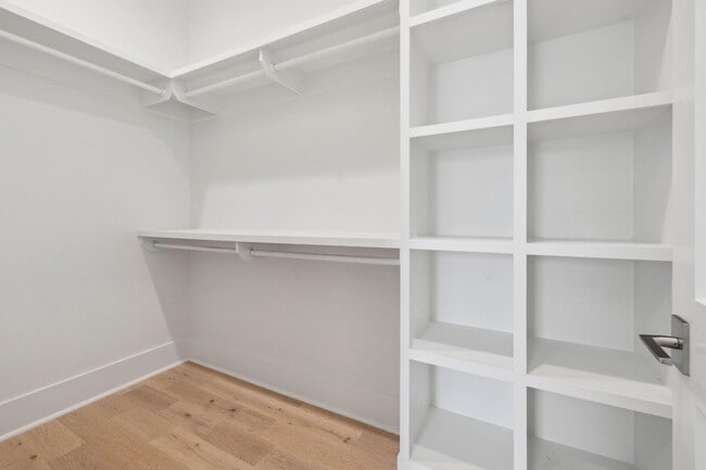 Building Photo - 91 Heartwood St