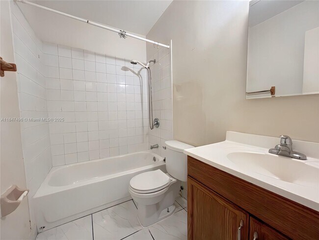Building Photo - 6032 SW 27th St