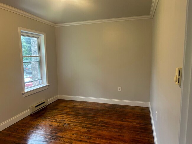 Building Photo - 519 E Mifflin St