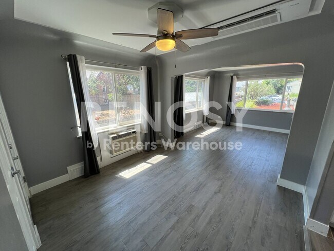 Building Photo - 342 S Alcott St