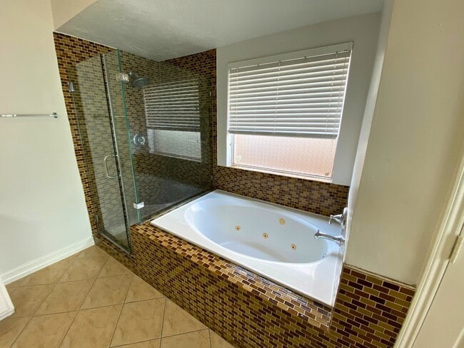 Building Photo - 21623 San Marino Dr