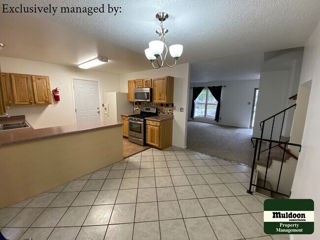 Building Photo - Beautiful 4 bedroom home in 80916! Pet Friendly!