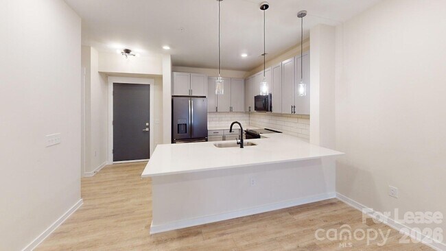 Building Photo - 3630 N Davidson St