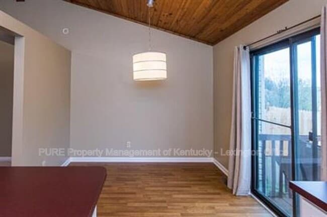 Building Photo - 2512 Knightsbridge Ln