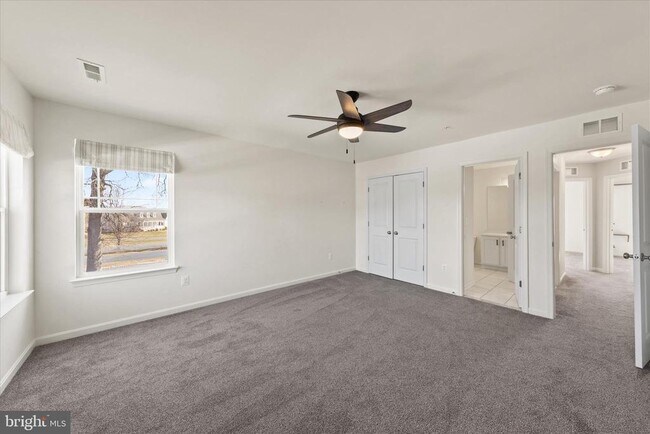 Building Photo - 5559 Trafalgar Cir
